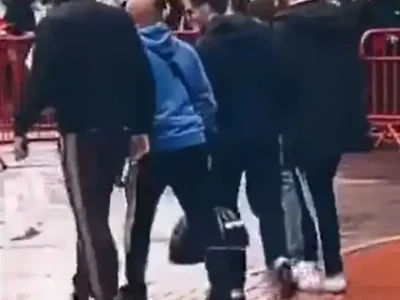 BÁO ĐỘNG: Mbeumo khập khiễng rời sân, MU đối mặt khủng hoảng trước West Ham?