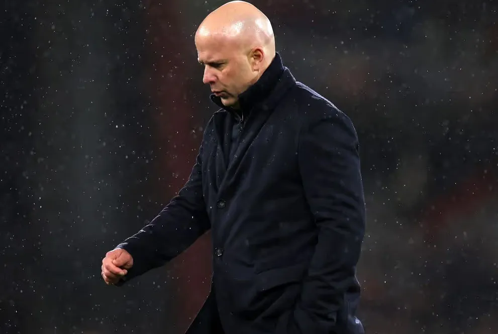 Arne Slot giai thich ly do Liverpool de thua Bournemouth.